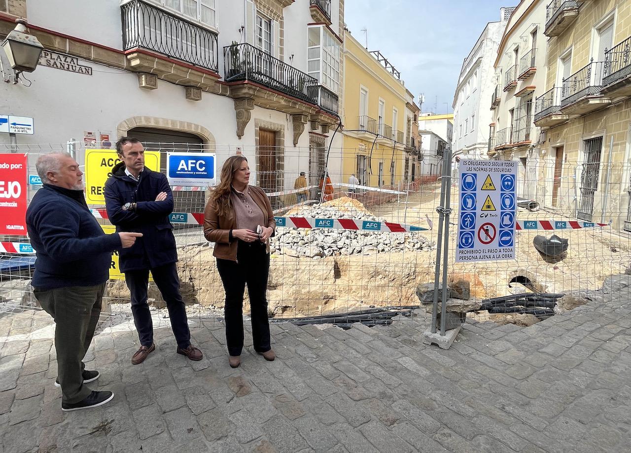 Méndez (Cs): "La gestión de las obras del eje de Santiago sólo es comparable a las grietas que presentan algunas viviendas"