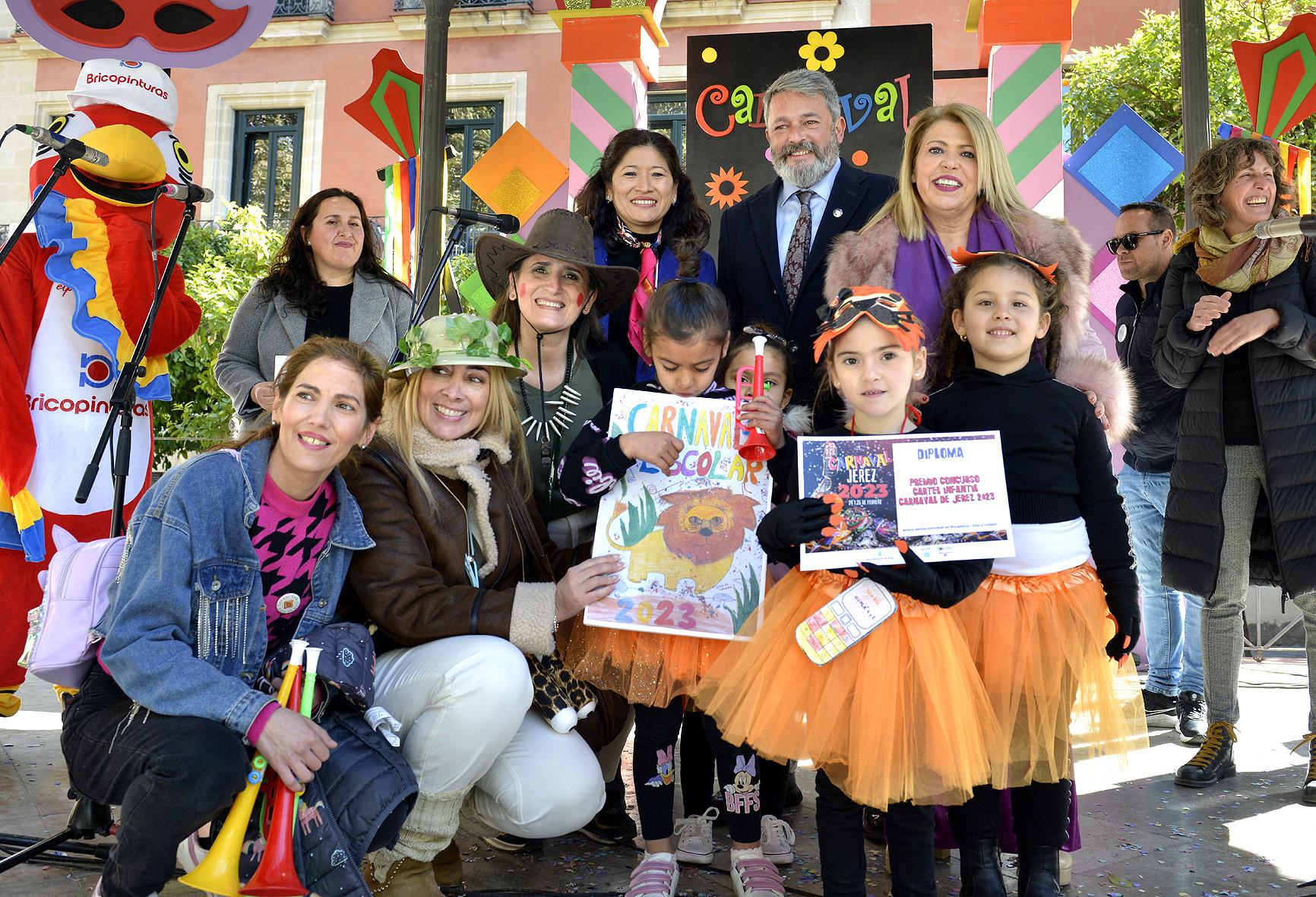 El Pasacalles Infantil del Carnaval de Jerez 2023 reúne a 600 escolares en el centro