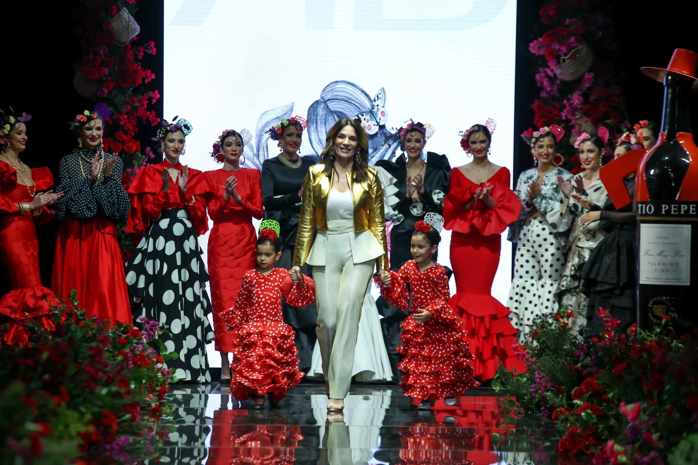 Un abanico de propuestas seduce al público en la Pasarela Flamenca Tío Pepe Jerez