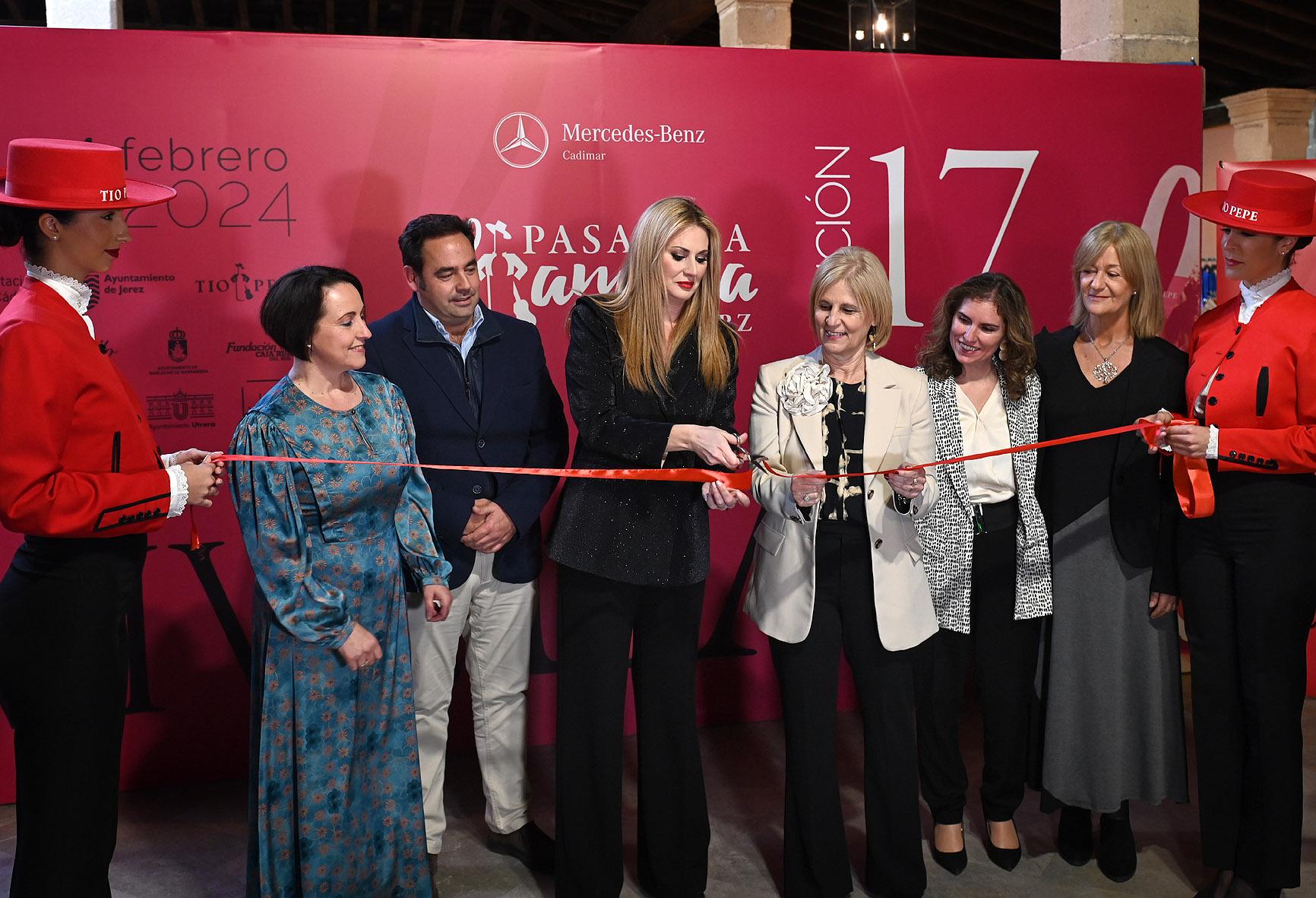 La alcaldesa destaca la importancia de la Pasarela Flamenca Tío Pepe Jerez como escaparate de la ciudad y de la industria del diseño