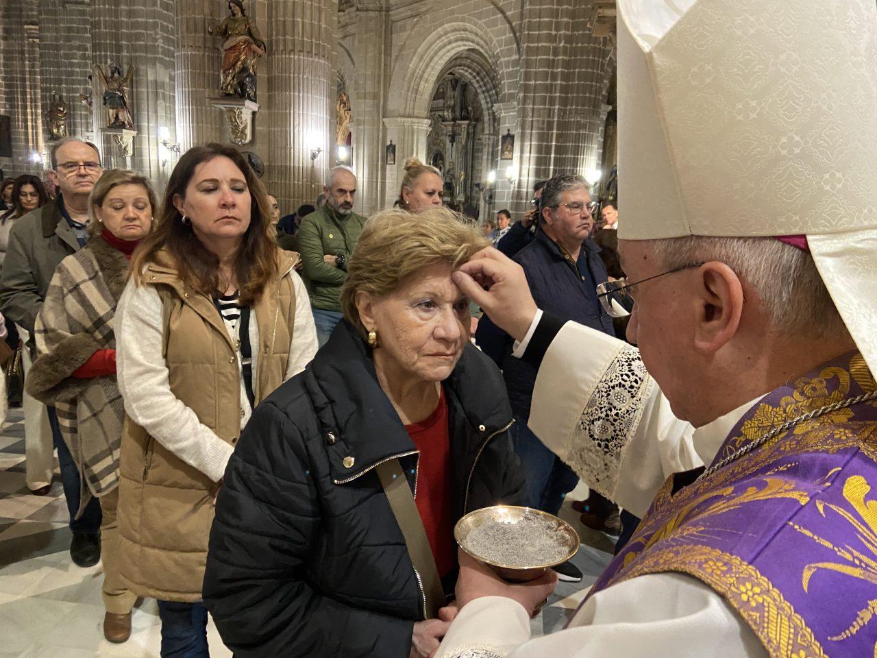 La Ceniza en la Catedral, a las ocho de la tarde