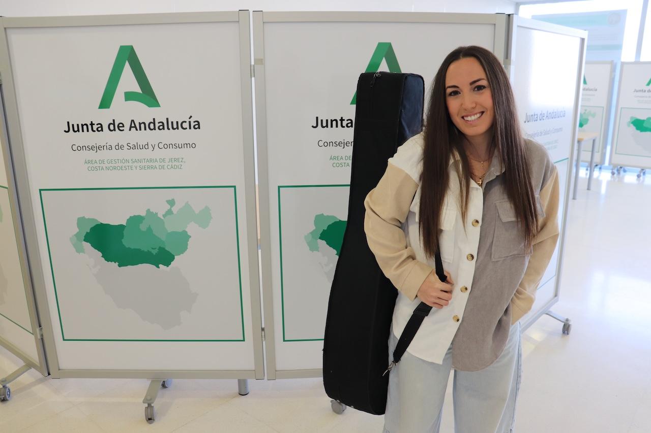 María Carrasco actúa para pacientes y familiares del Hospital Universitario de Jerez