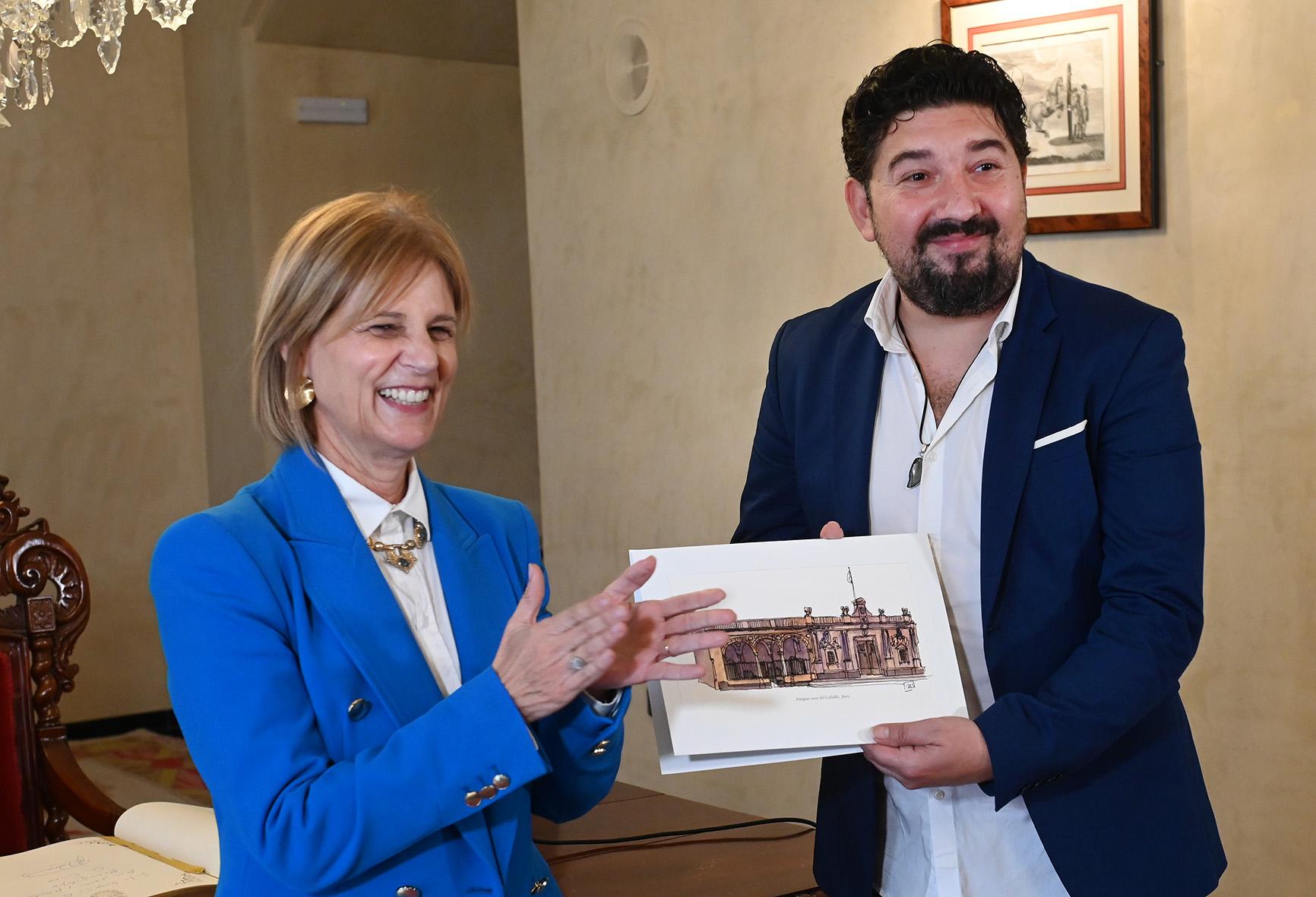 Antonio Rey es recibido en el Ayuntamiento de Jerez tras ganar su segundo Grammy Latino