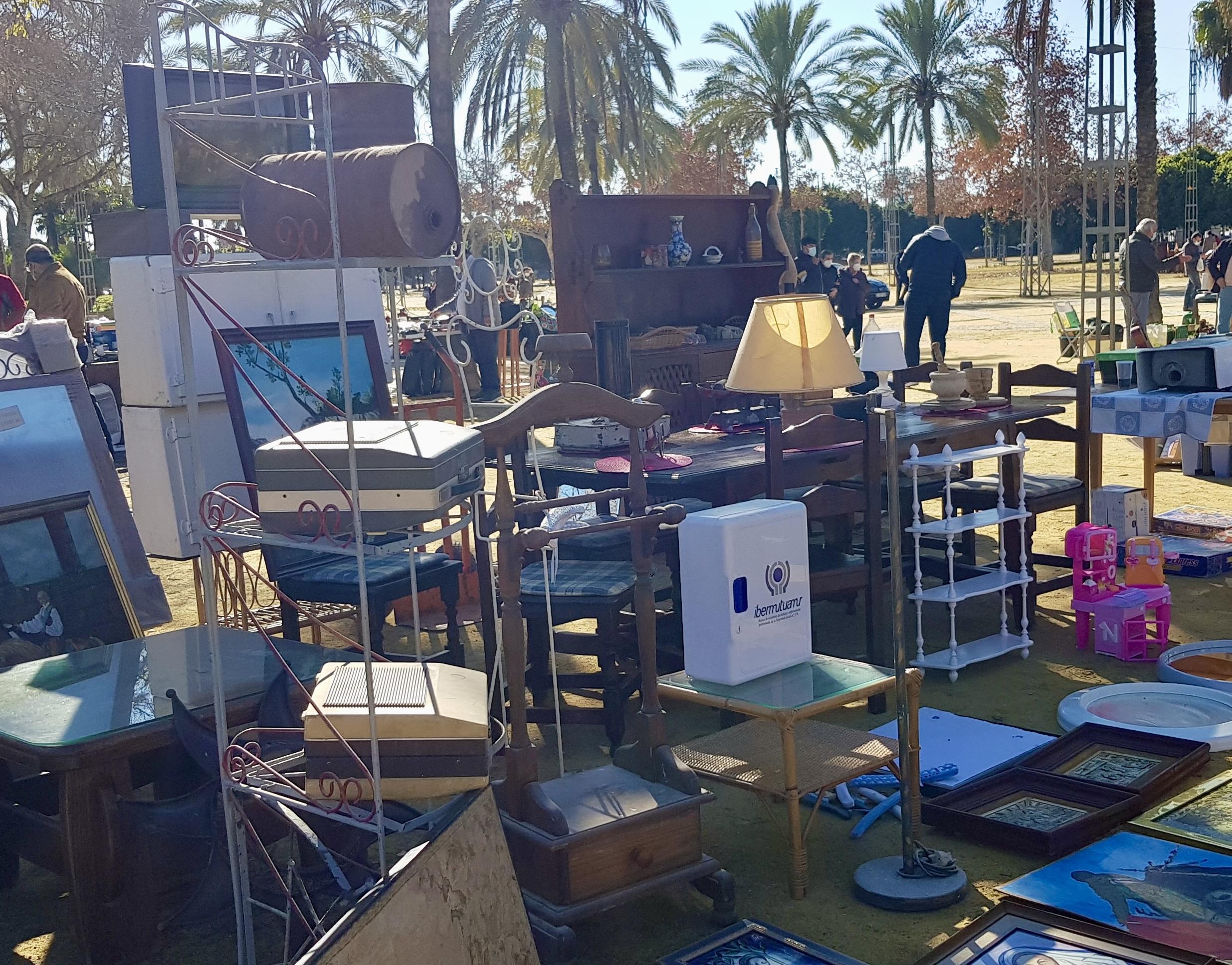 El Rastro de Jerez del 22 de febrero se traslada a la explanada de los 'cacharritos'
