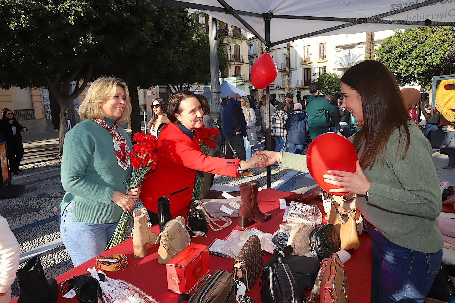 La primera edición del San Valentín Street Market de Jerez reactiva el comercio local tras las borrascas