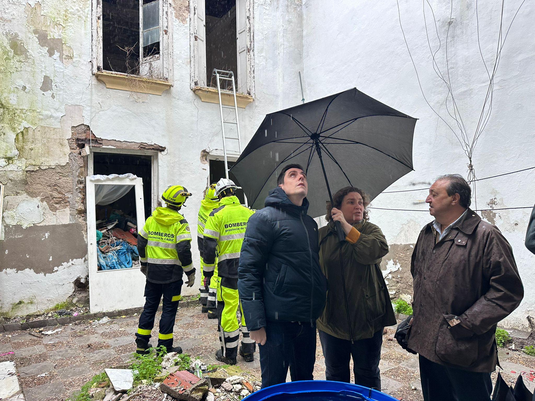 Urbanismo realiza en Jerez un seguimiento de la antigua bodega de la calle Pajarete, cuya cubierta se ha desplomado