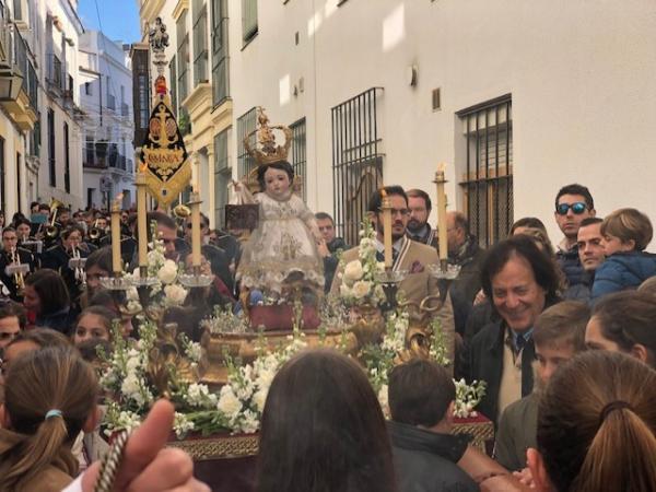 Encuentro de jóvenes en El Carmen, y procesión del Niño Jesús