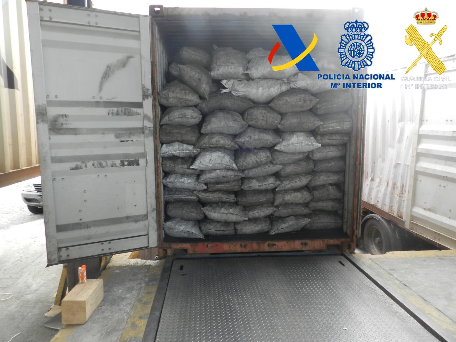 Registros en la provincia por el desmantelamiento de una una organización criminal dedicada al tráfico internacional de cocaína