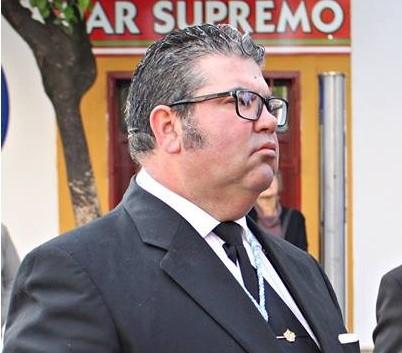 Álvaro Barba, cuatro años más al frente de la Hermandad de la Sagrada Resurrección