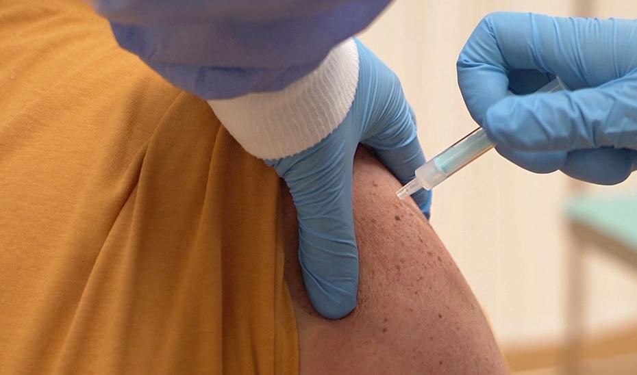 Andalucía abre este lunes la vacunación contra el COVID-19 para los nacidos entre los años 1972 y 1975