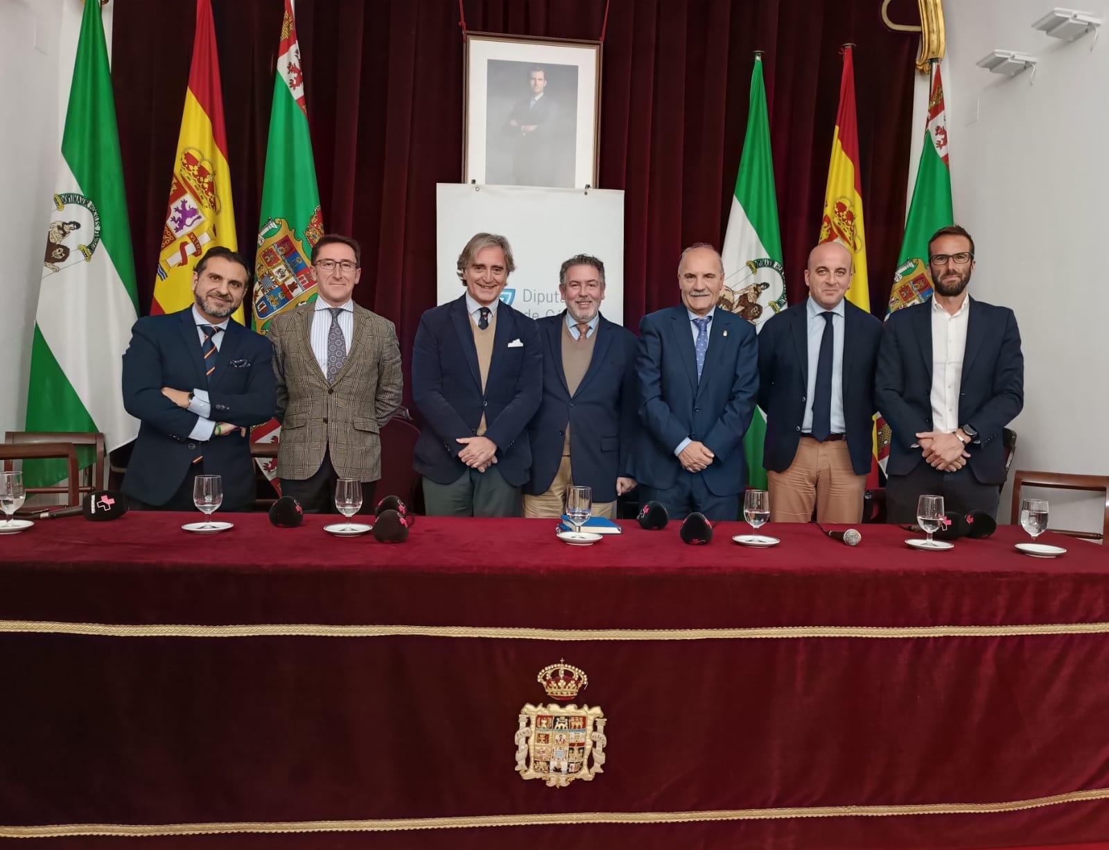 Radio: ''Cádiz tiene el Consejo más antiguo de España y la primera Carrera Oficial que existió''