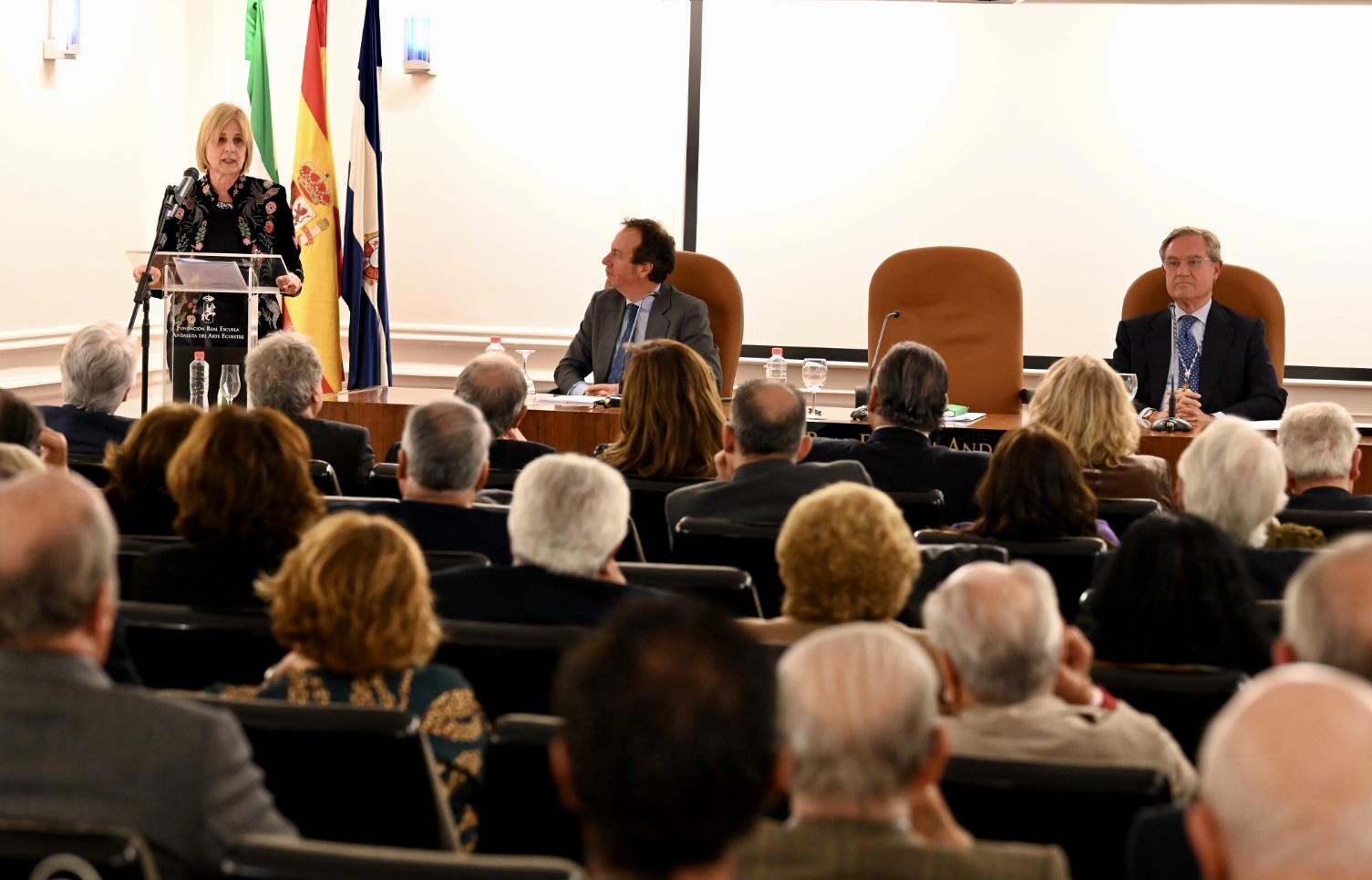 La alcaldesa reivindica la proyección cultural de Jerez desde el protagonismo de entidades  como la Academia San Dionisio y la Real Escuela