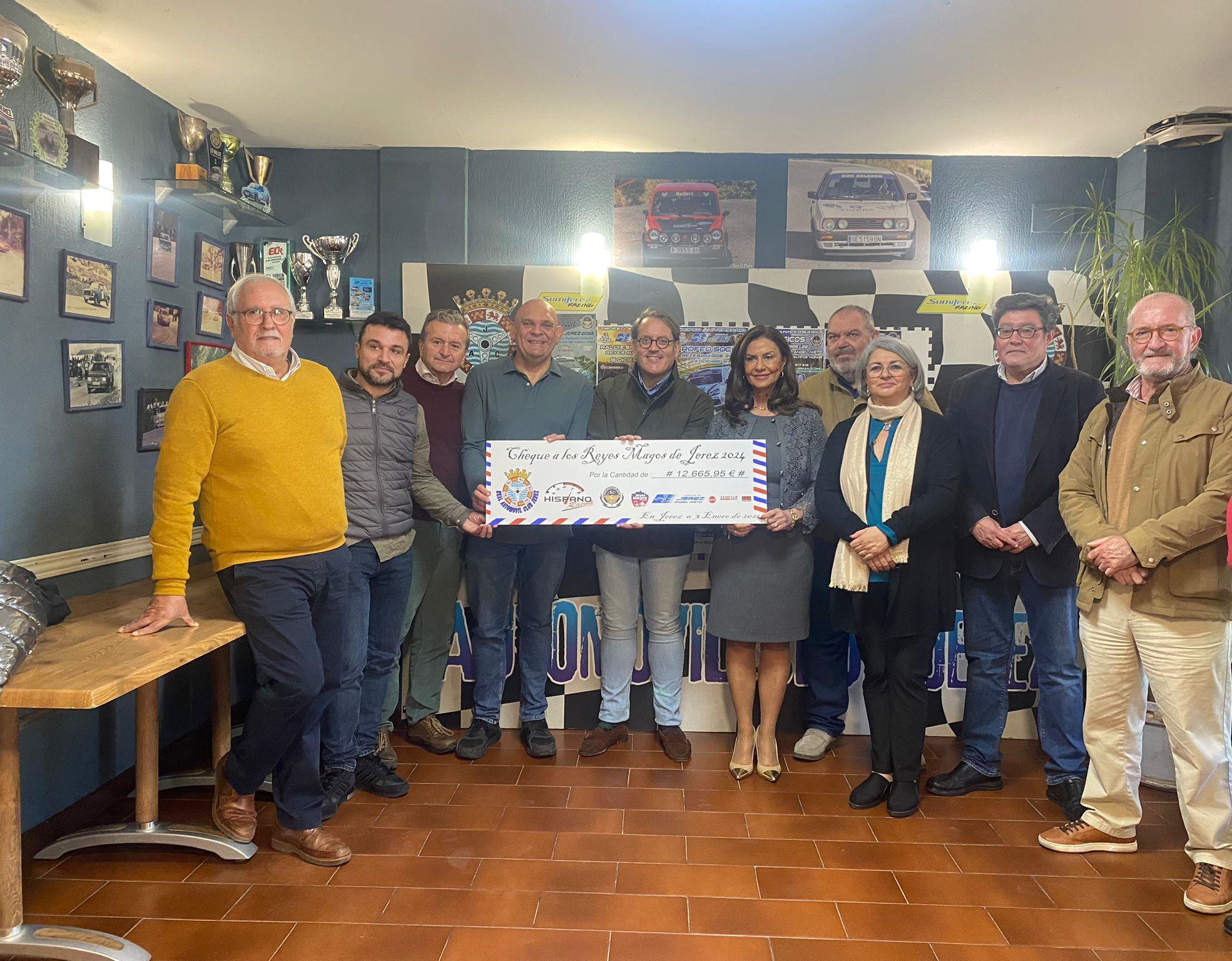 El Real Automóvil Club Jerez entrega 12.666 euros a la Asociación de los Reyes Magos de Jerez