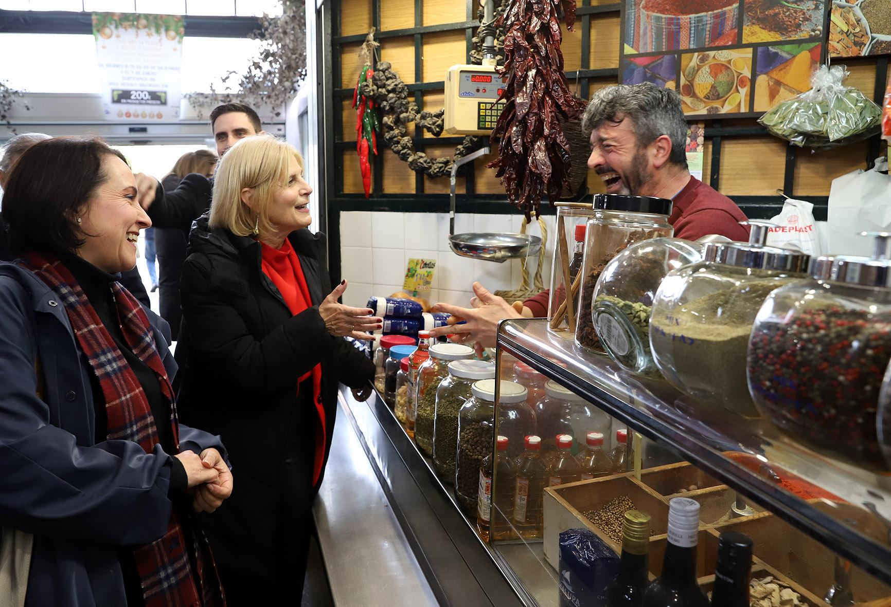 La alcaldesa de Jerez subraya la gran inversión y proyección en La Plaza como centro referente en toda la provincia