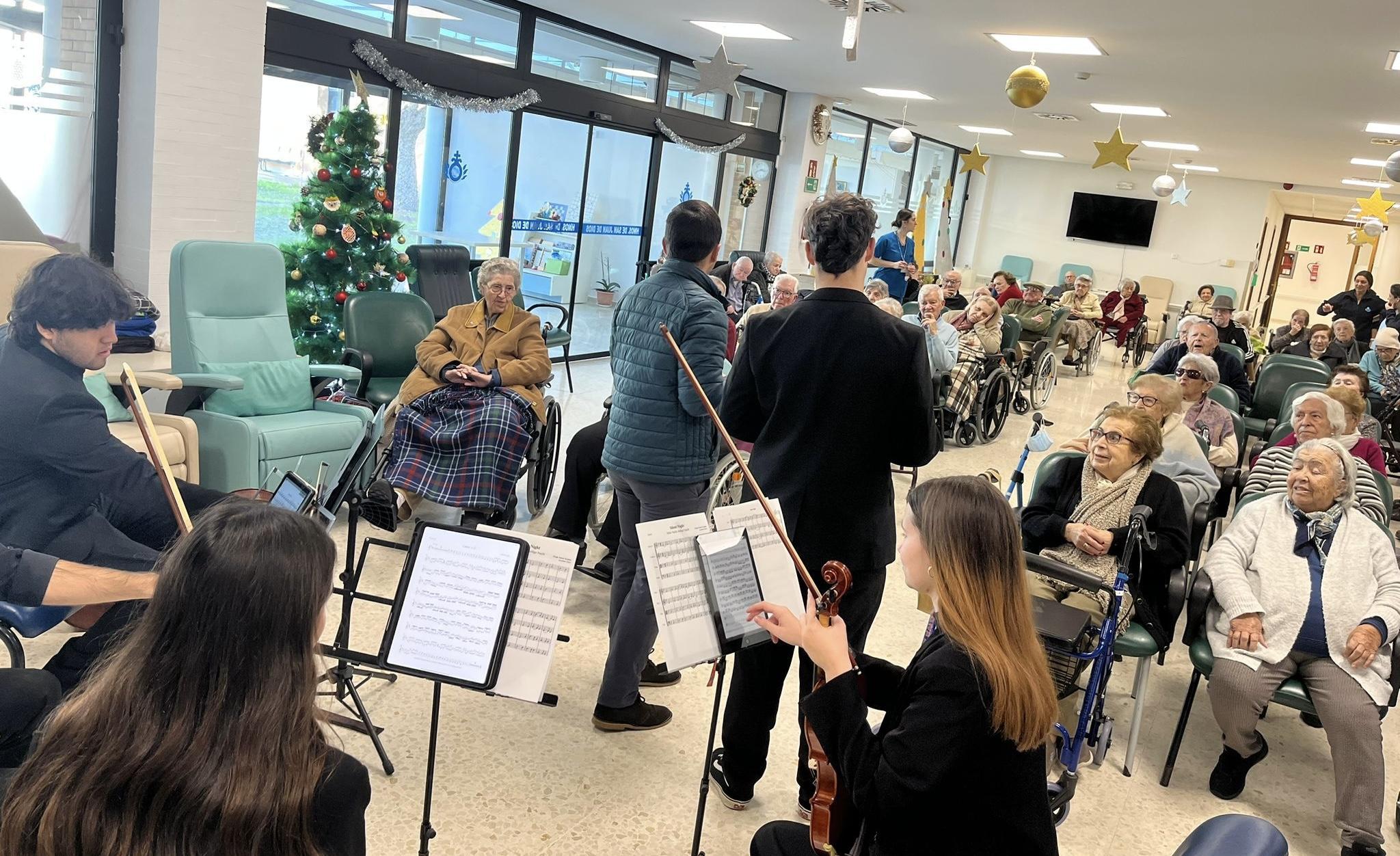 Regalo musical navideño en el Hospital San Juan Grande