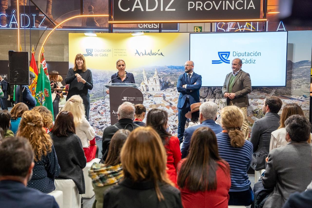 Almudena Martínez: "Queremos que la provincia de Cádiz sea conocida como uno de los destinos más sostenibles de España"