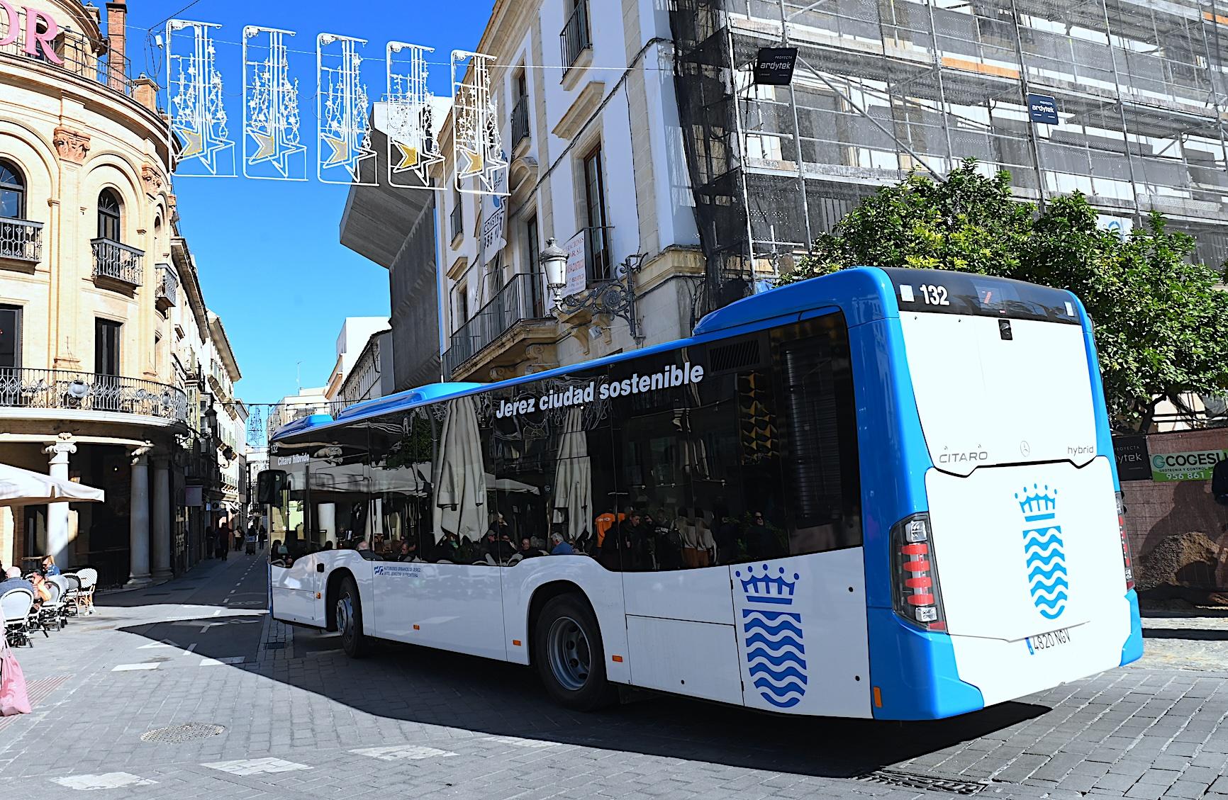 El servicio de lanzaderas de los autobuses urbanos de Jerez creció un 23,27% respecto a la Navidad pasada