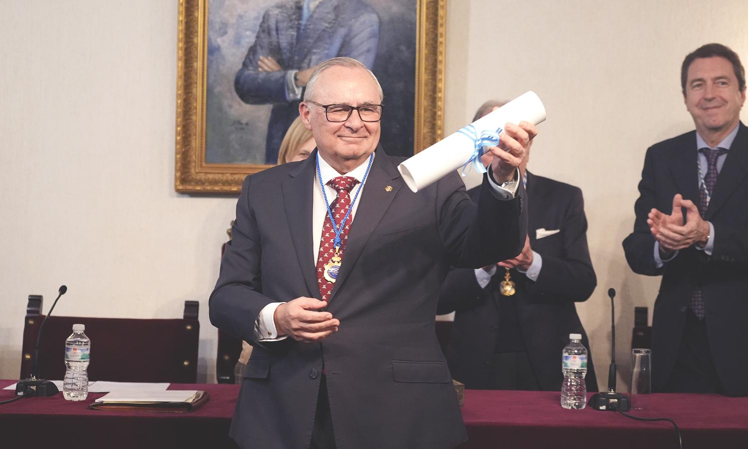 El ciclo Medicina y Sociedad de la Academia San Dionisio de Jerez culmina con el discurso de ingreso del doctor Merino