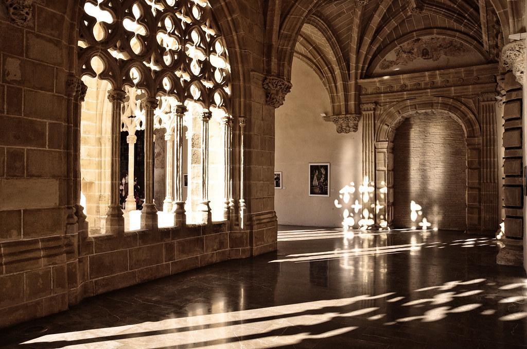 Exposición en los Claustros de la Hermandad de las Angustias