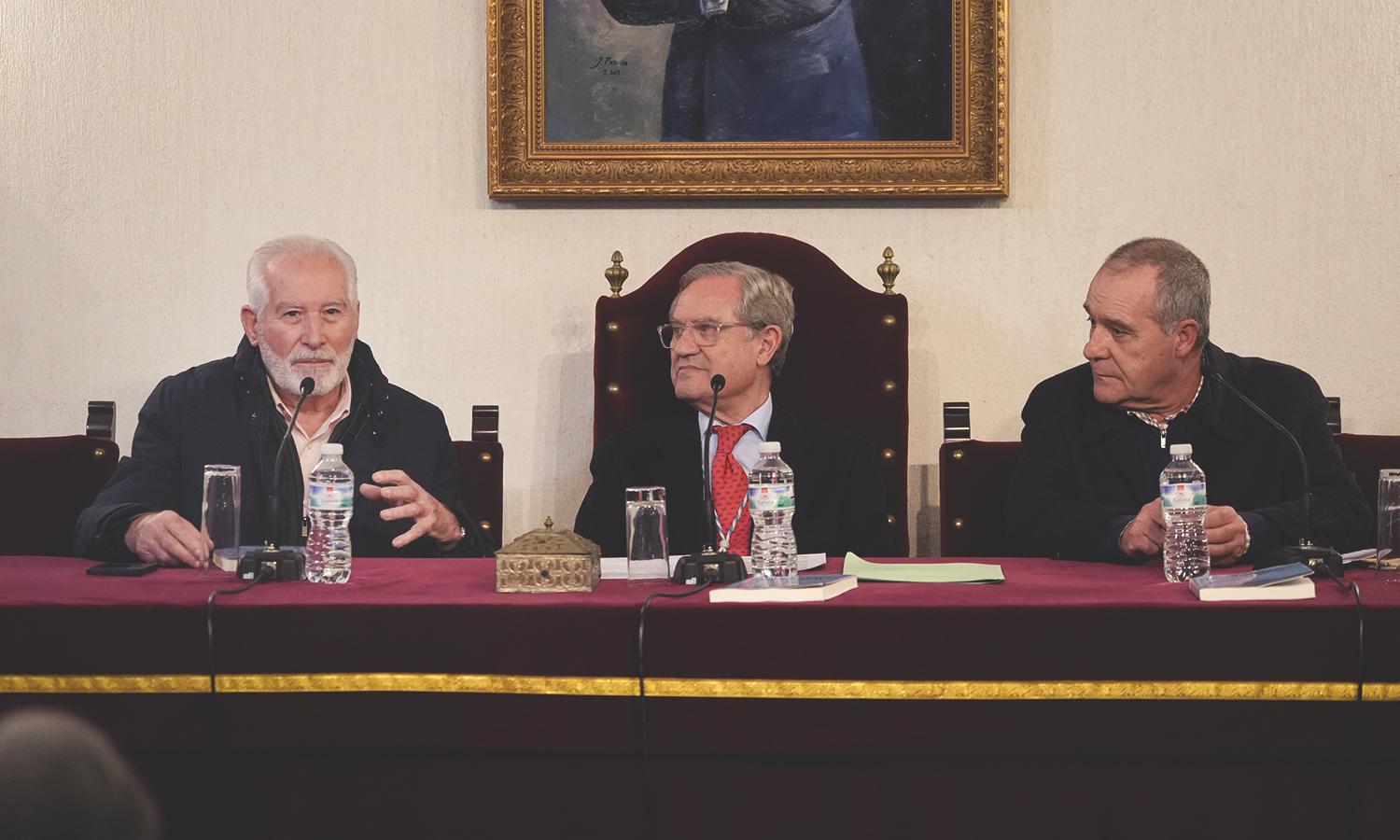 Rafael Antonio Castro Cotrino presenta 'Las lágrimas no tienen sexo' en la Academia San Dionisio de Jerez