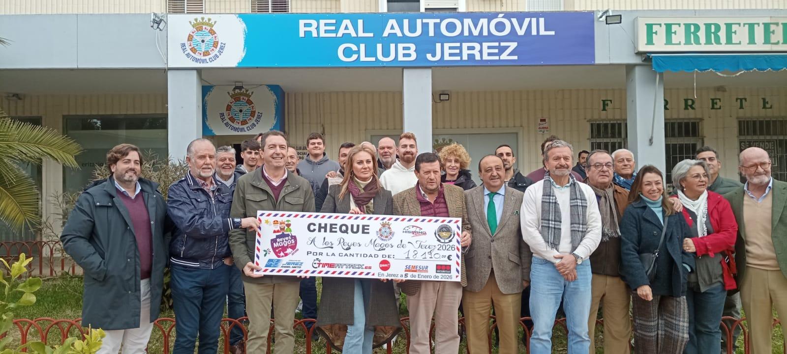 El Real Automóvil Club Jerez entrega 18.150 euros a la Asociación de los Reyes Magos
