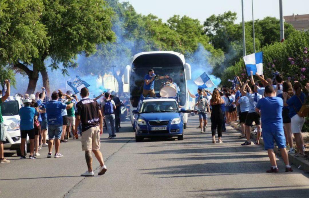 Ejemplar despedida de la afición del Xerez Deportivo FC a sus jugadores