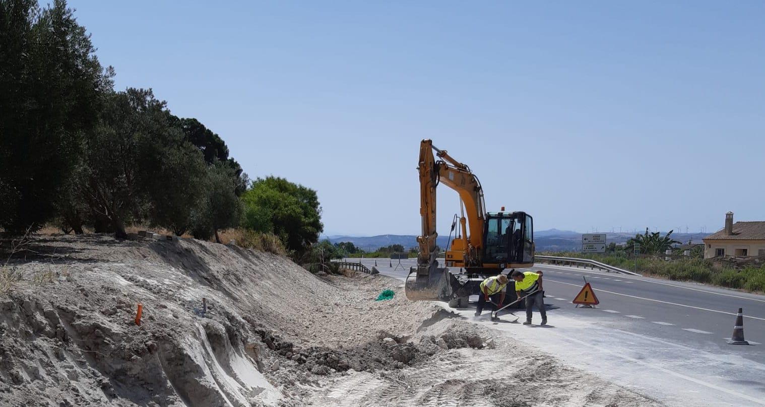 Nuevas obras de mejora en la carretera A-2003 a la altura de Cuartillos