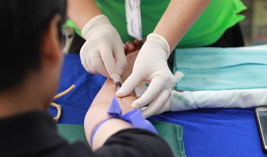 Comienza la campaña de verano de donación de sangre en los centros de transfusión, tejidos y células de Andalucía