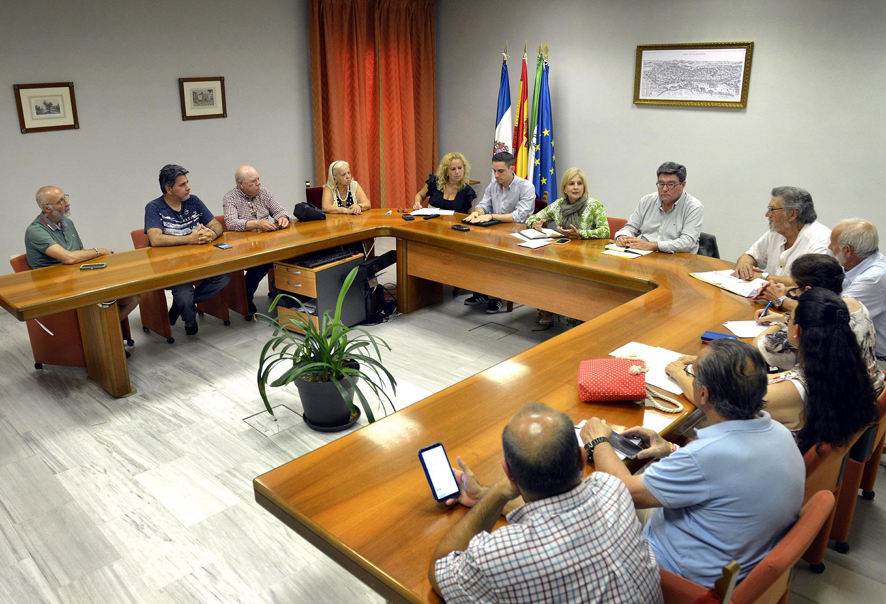 La alcaldesa de Jerez anuncia a La Plazoleta 2.0 la puesta en marcha de la Comisión de Presupuestos Participativos