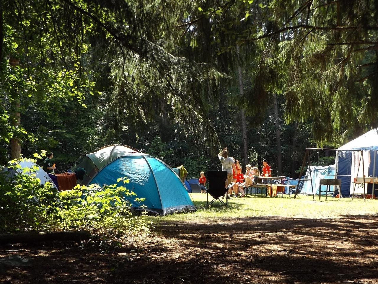 Consumo Responde recuerda a las familias una serie de consejos antes de la inscripción en un campamento de verano