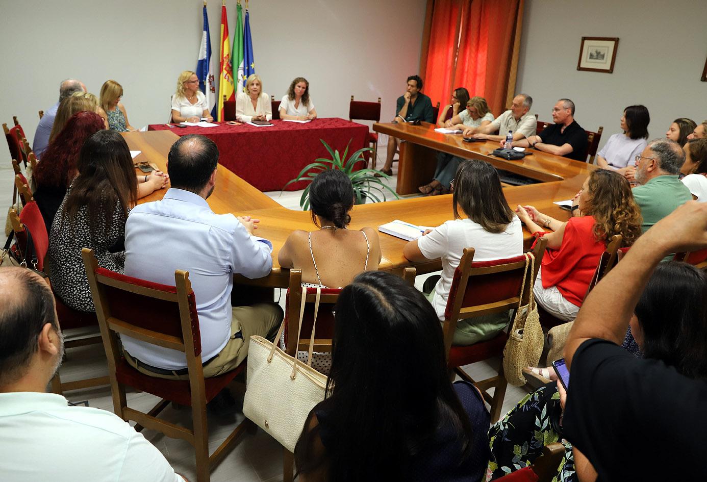 La alcaldesa renueva el compromiso municipal con la Red de Integración Social en la lucha contra la exclusión