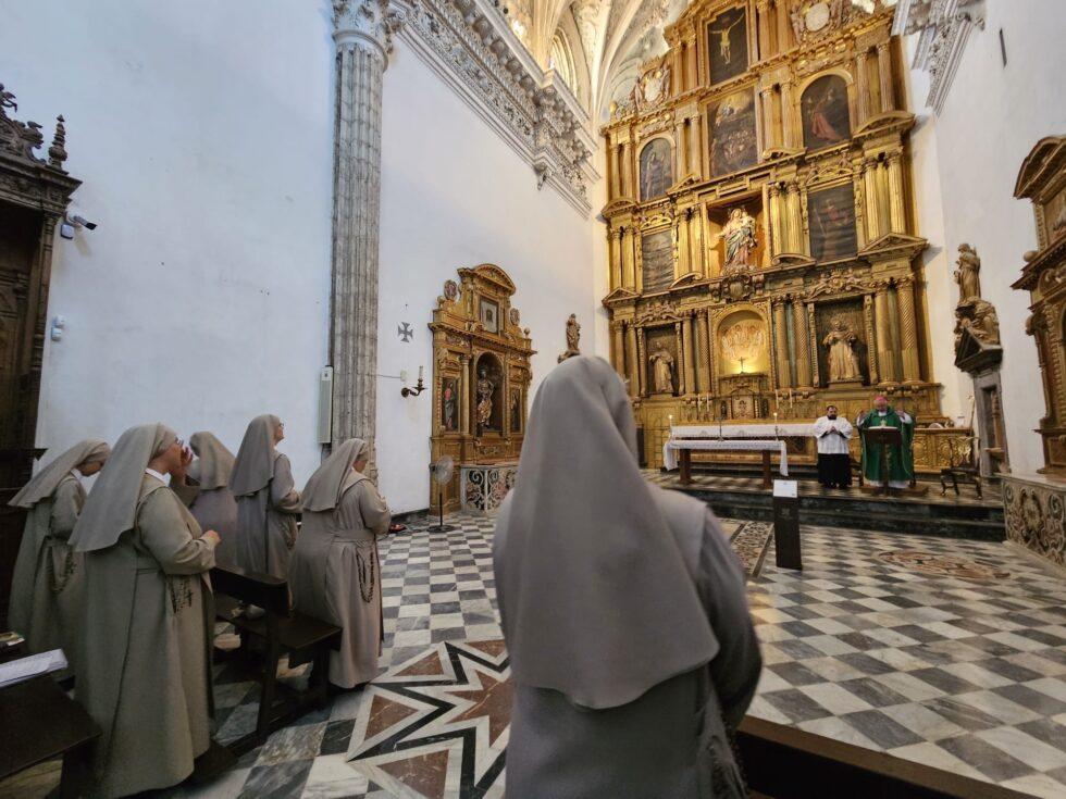 Nuevo horario de misas en la Cartuja