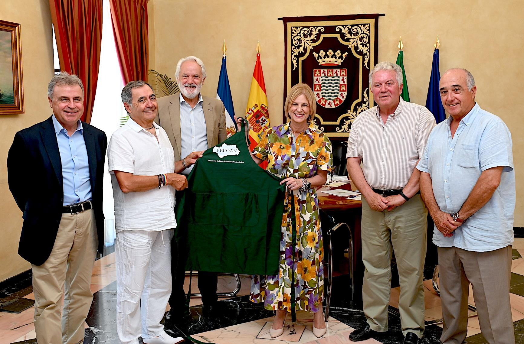 Ayuntamiento y Federación de Asociaciones Gastronómicas estudian alianzas para la capitalidad gastronómica de 2026