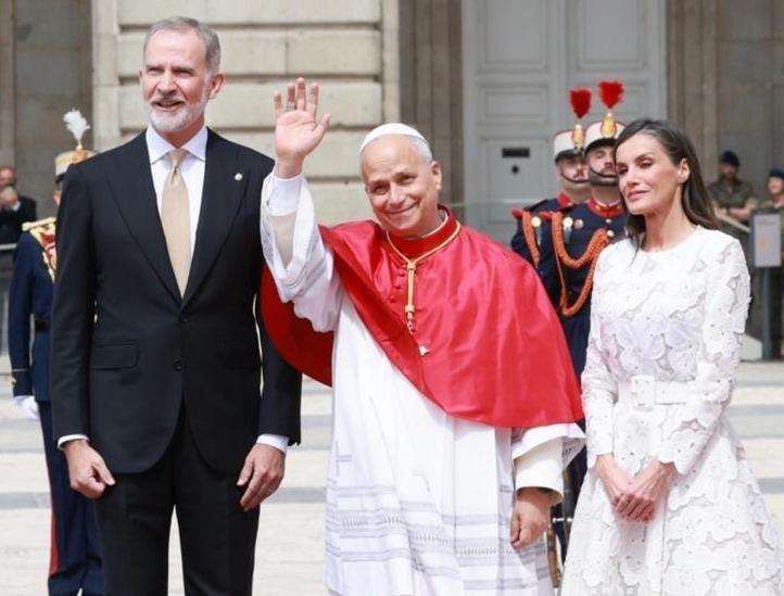 'León XIV en España', primer libro sobre la reciente visita del Papa