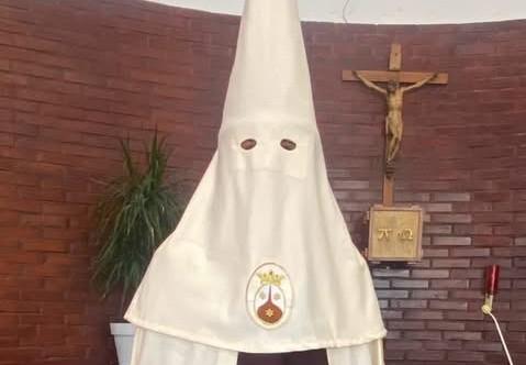 Nazarenos en El Portal