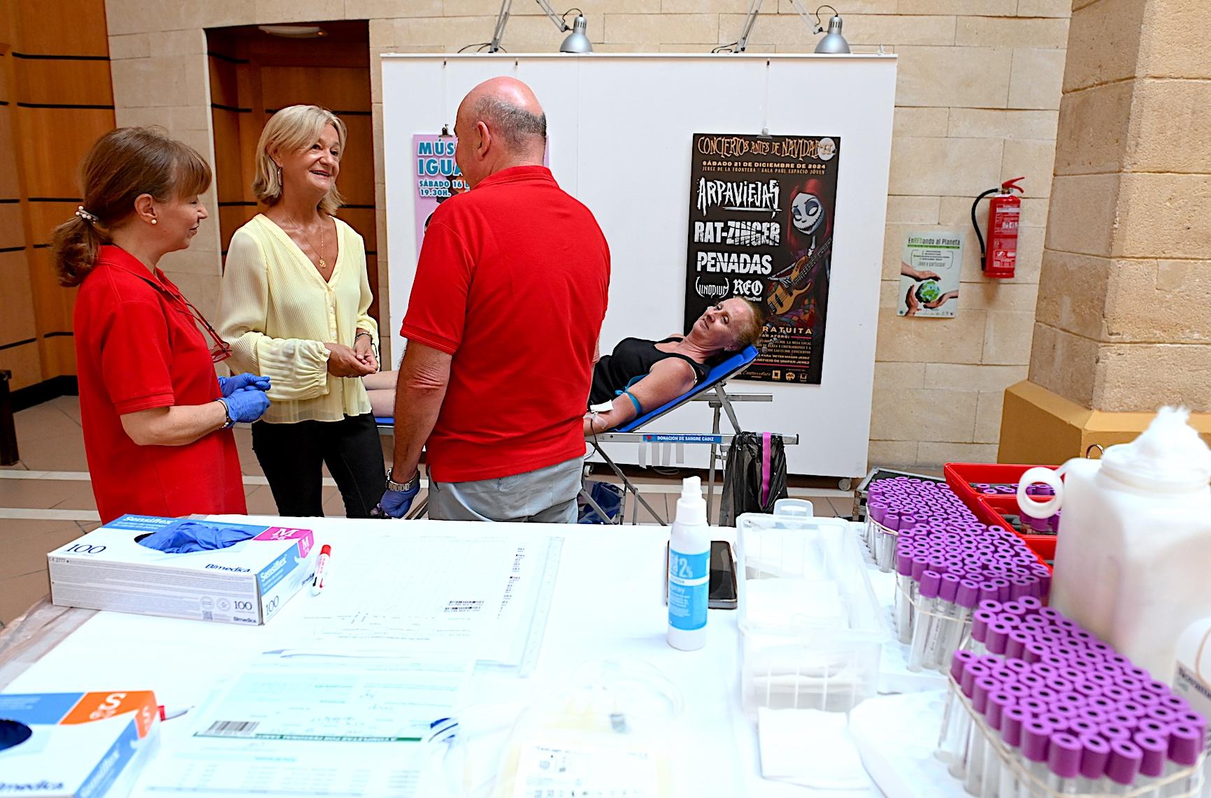 Ir al teatro y terminar donando sangre: así funciona esta iniciativa pionera en Jerez