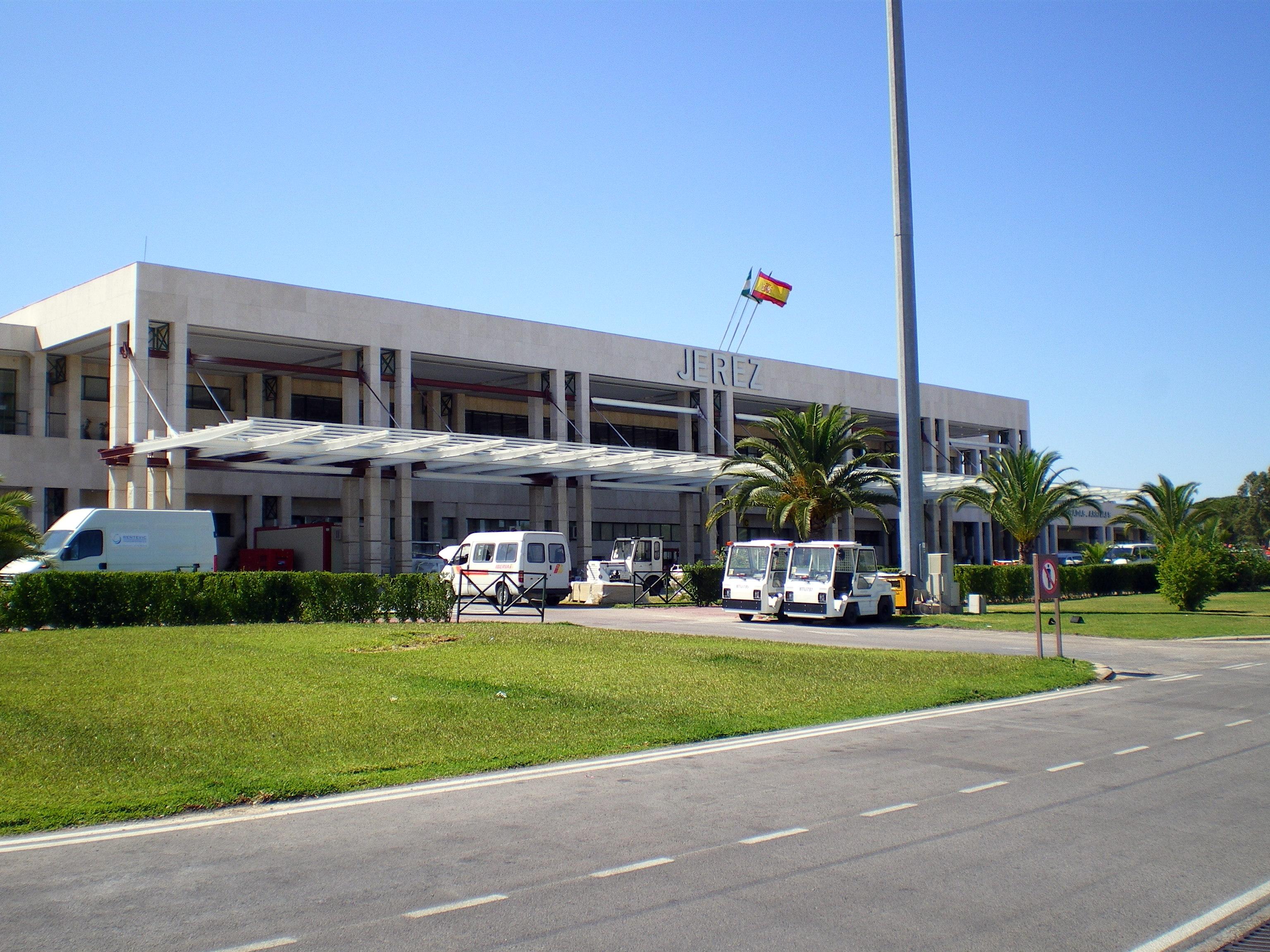 El Aeropuerto de Jerez recupera sus horarios y elimina los vuelos bajo demanda