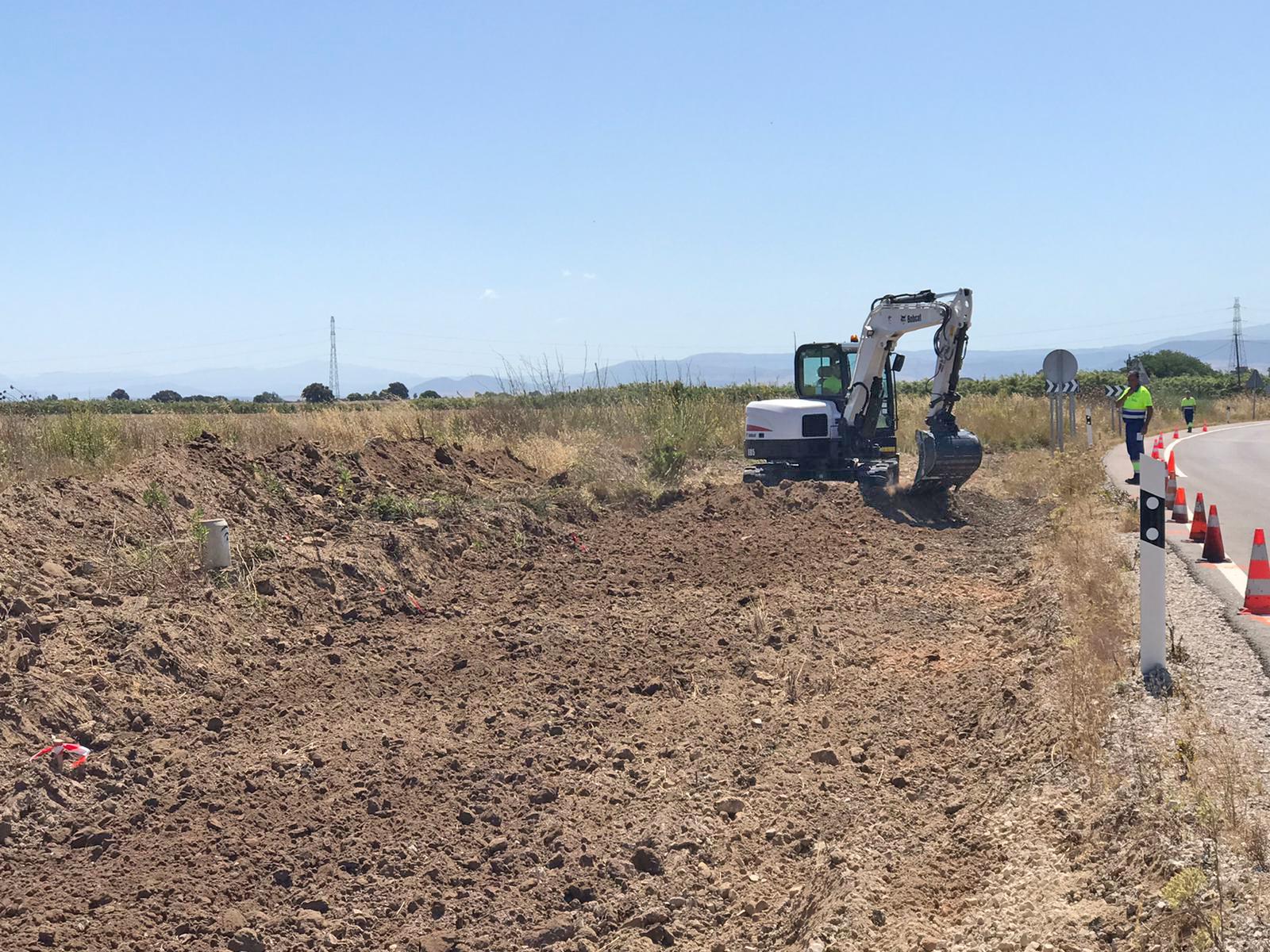 La Junta comienza las obras en la A-2003 a la altura de La Guareña