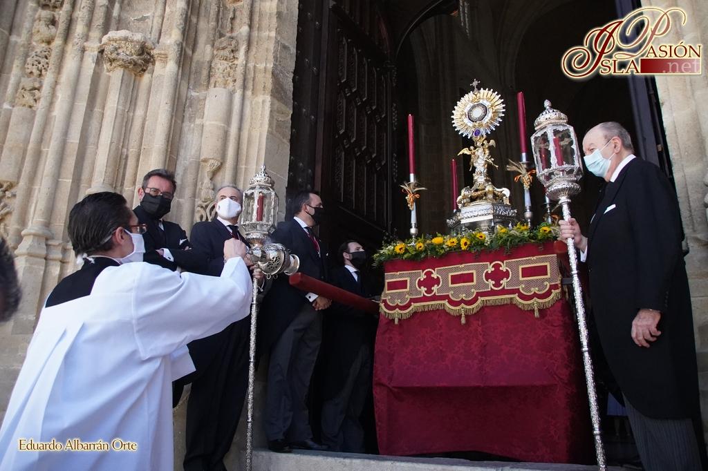 El estado de alarma no resta solemnidad al Corpus de Trinidad de la Sacramental de Santiago en Jerez