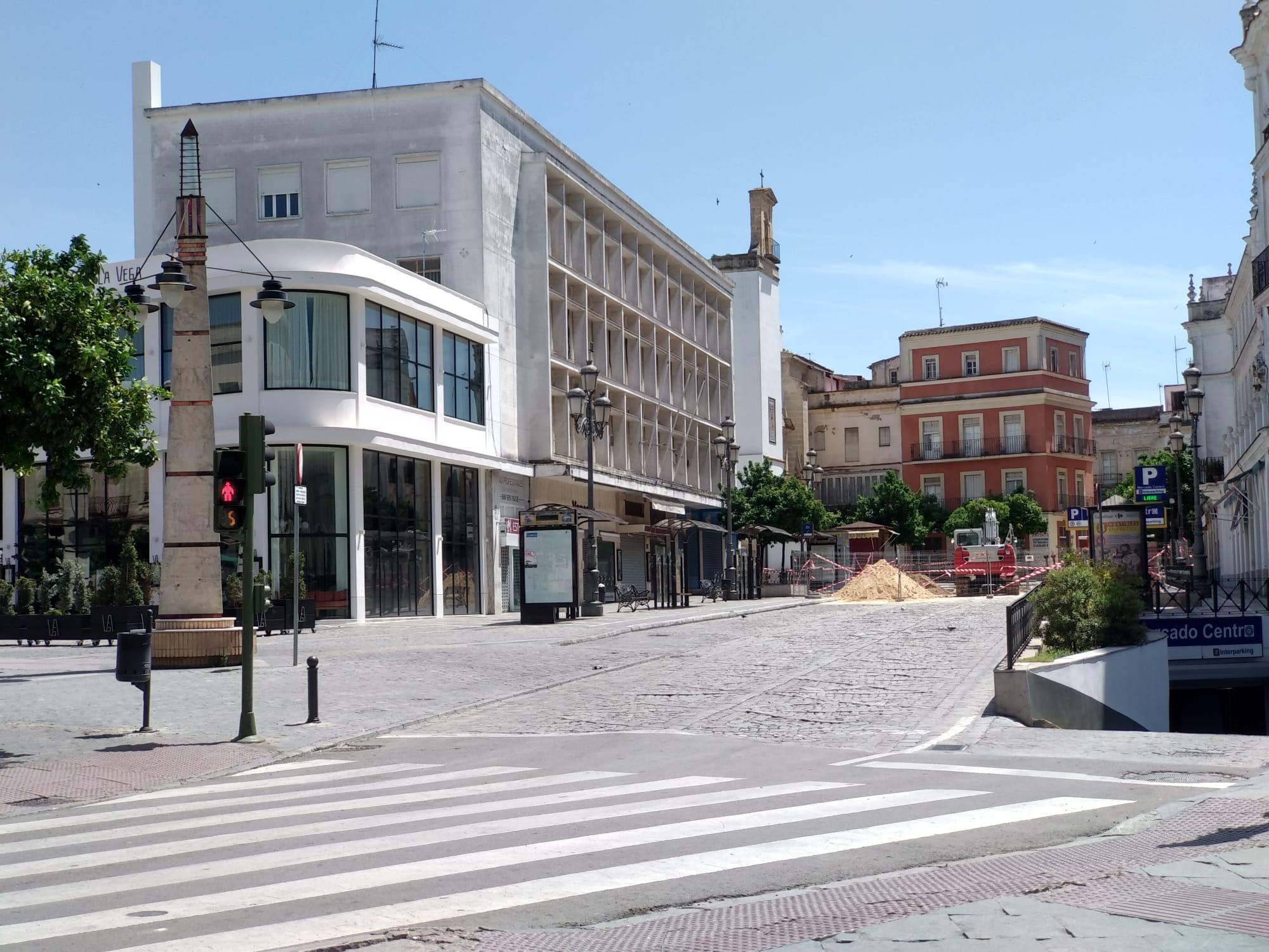 La reunión entre la Junta y el Ayuntamiento no logra desencallar las obras de la plaza Esteve