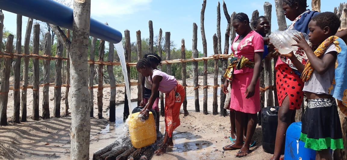 250 familias de Mozambique logran acceso al agua de la mano de Madre Coraje y la Agencia Andaluza de Cooperación Internacional