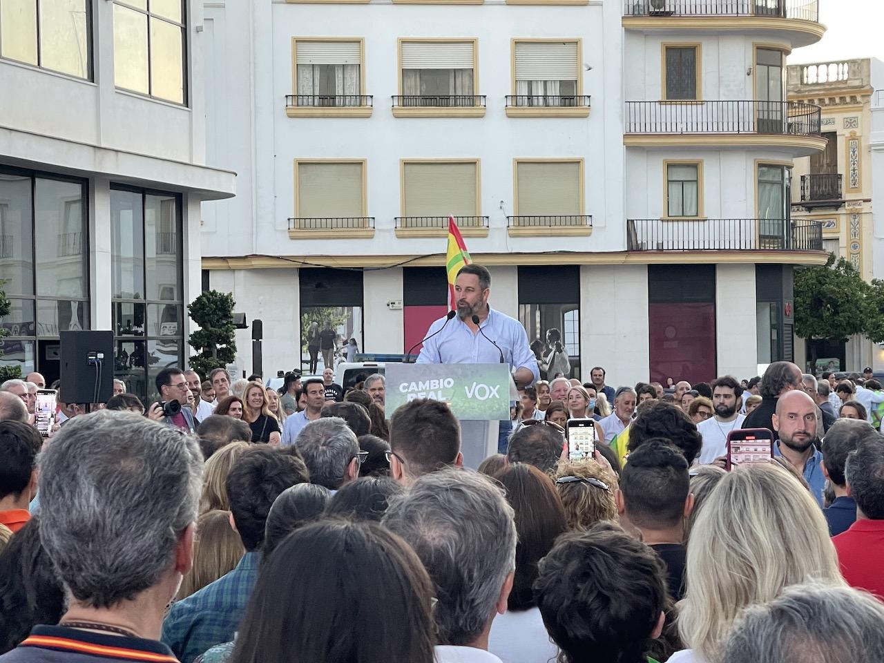 Abascal (Vox) atiza al PSOE en su visita a Jerez: "Ni obrero, ni español"