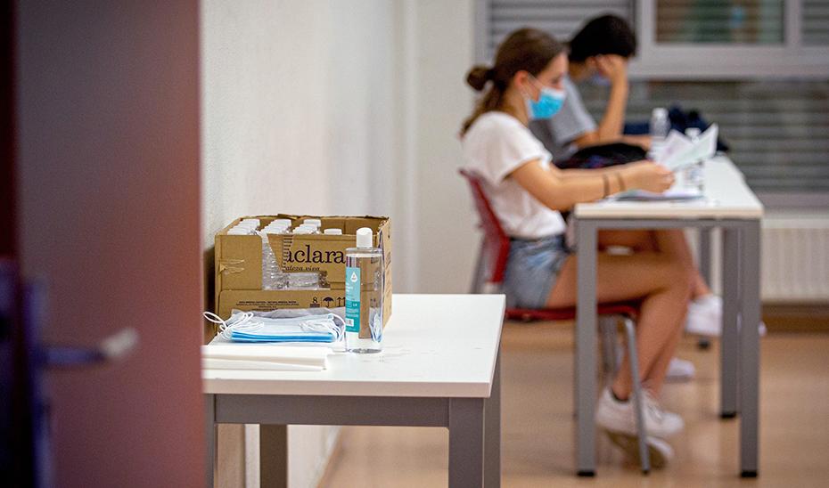 Sin incidencias en la primera jornada de la PEvAU andaluza, en la que se han matriculado más de 48.100 alumnos