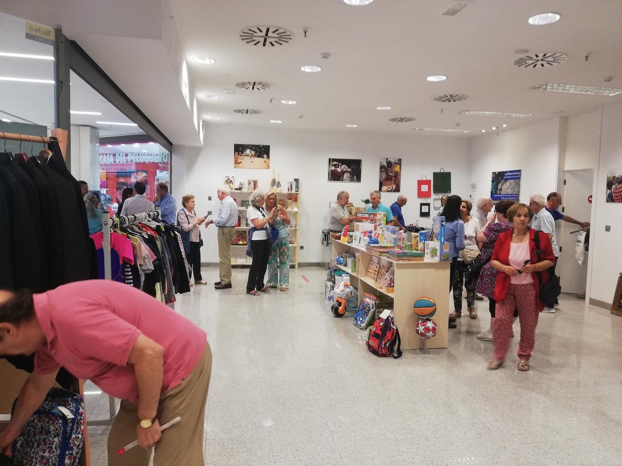 Madre Coraje inaugura una nueva tienda solidaria en el Centro Comercial Carrefour Jerez Norte