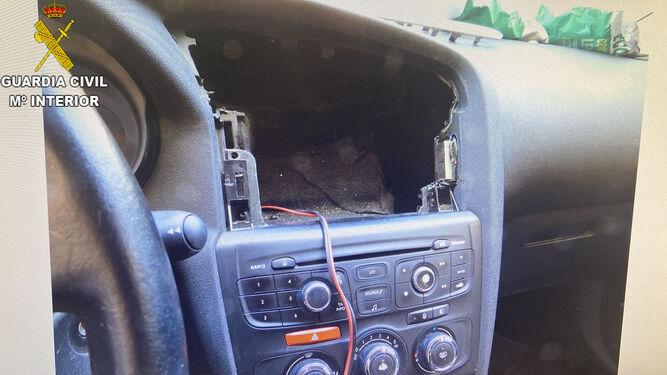Interceptado en Jerez por la Guardia Civil un vehículo con 5,5 kilos de cocaína ocultos