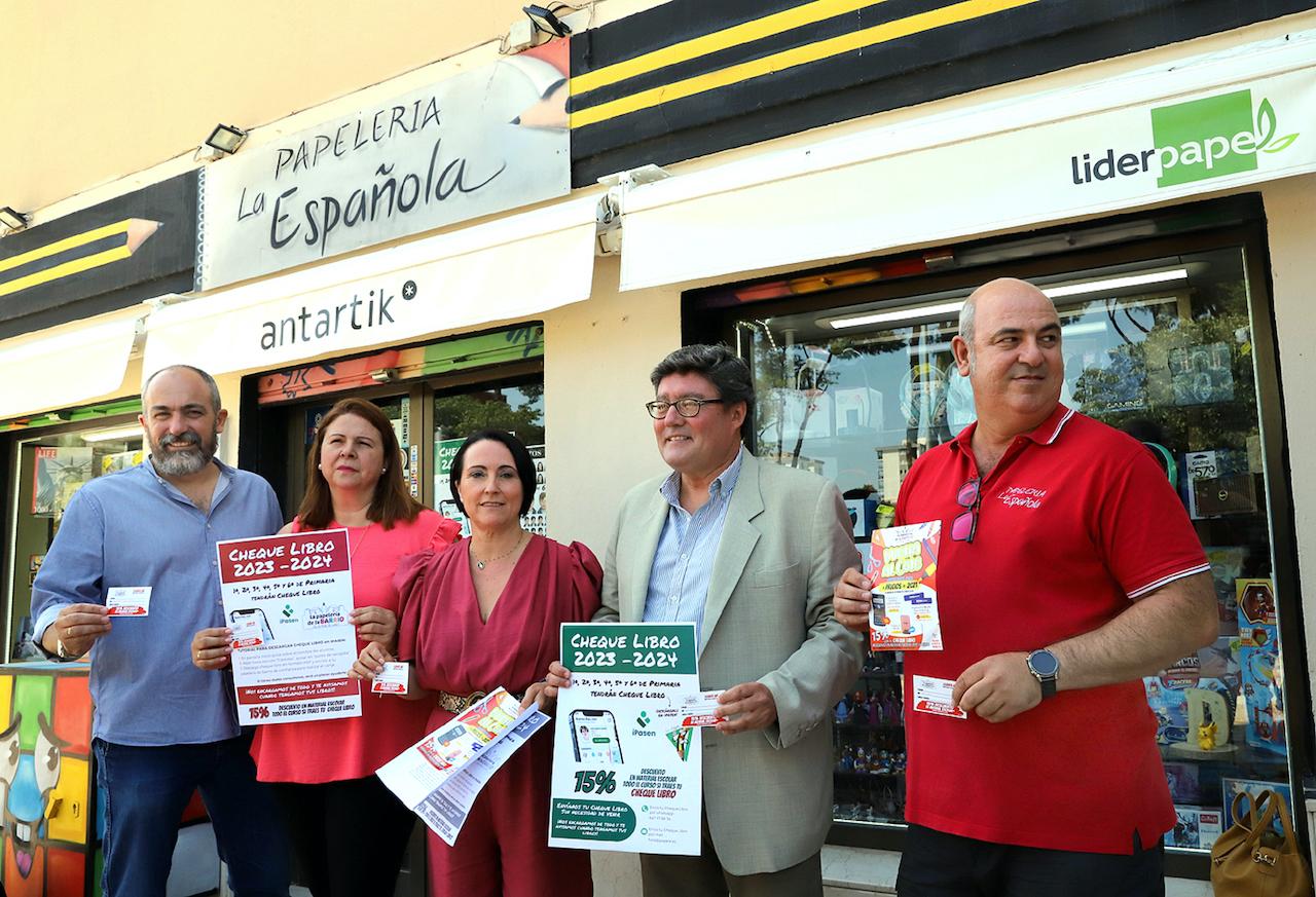 El Ayuntamiento de Jerez apoya la campaña del cheque-libro 2023-2024 promovida por La Papelería de tu Barrio