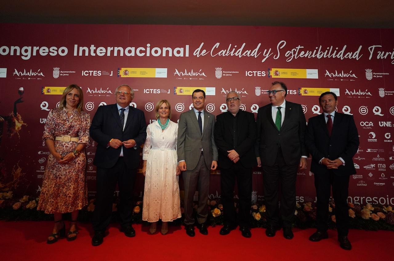 La alcaldesa defiende el reconocimiento a la industria del turismo de España y el valor de Jerez como destino de referencia