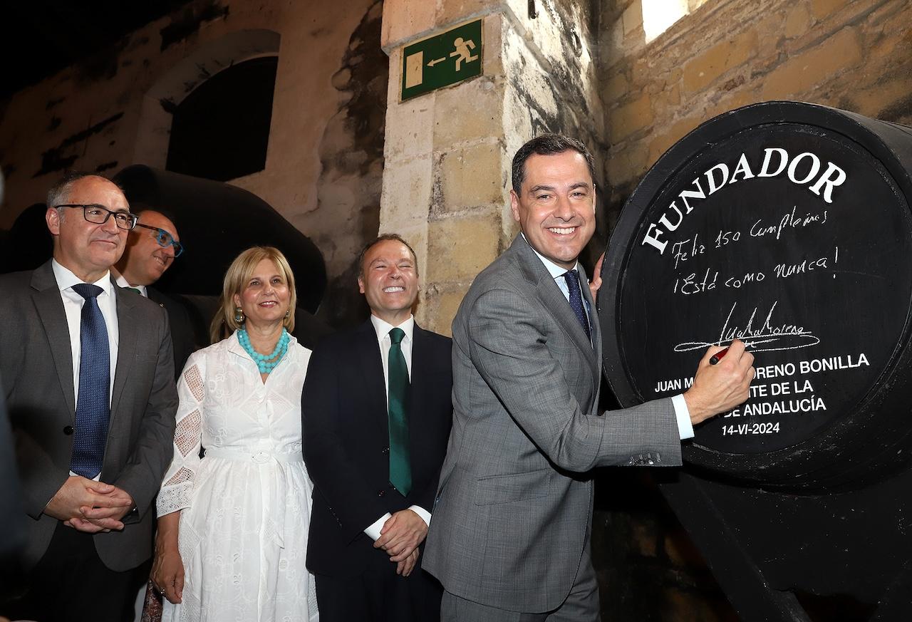 Juanma Moreno anuncia en Jerez ayudas por valor de 40 millones para que las empresas turísticas ahorren agua