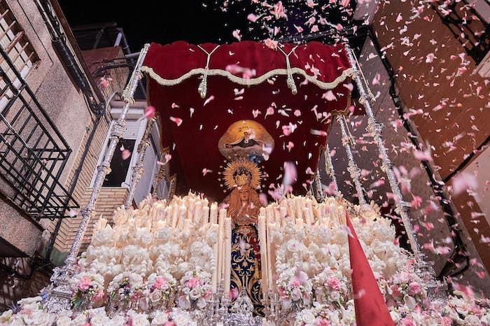 La Virgen del Silencio encuentra palio en Sevilla