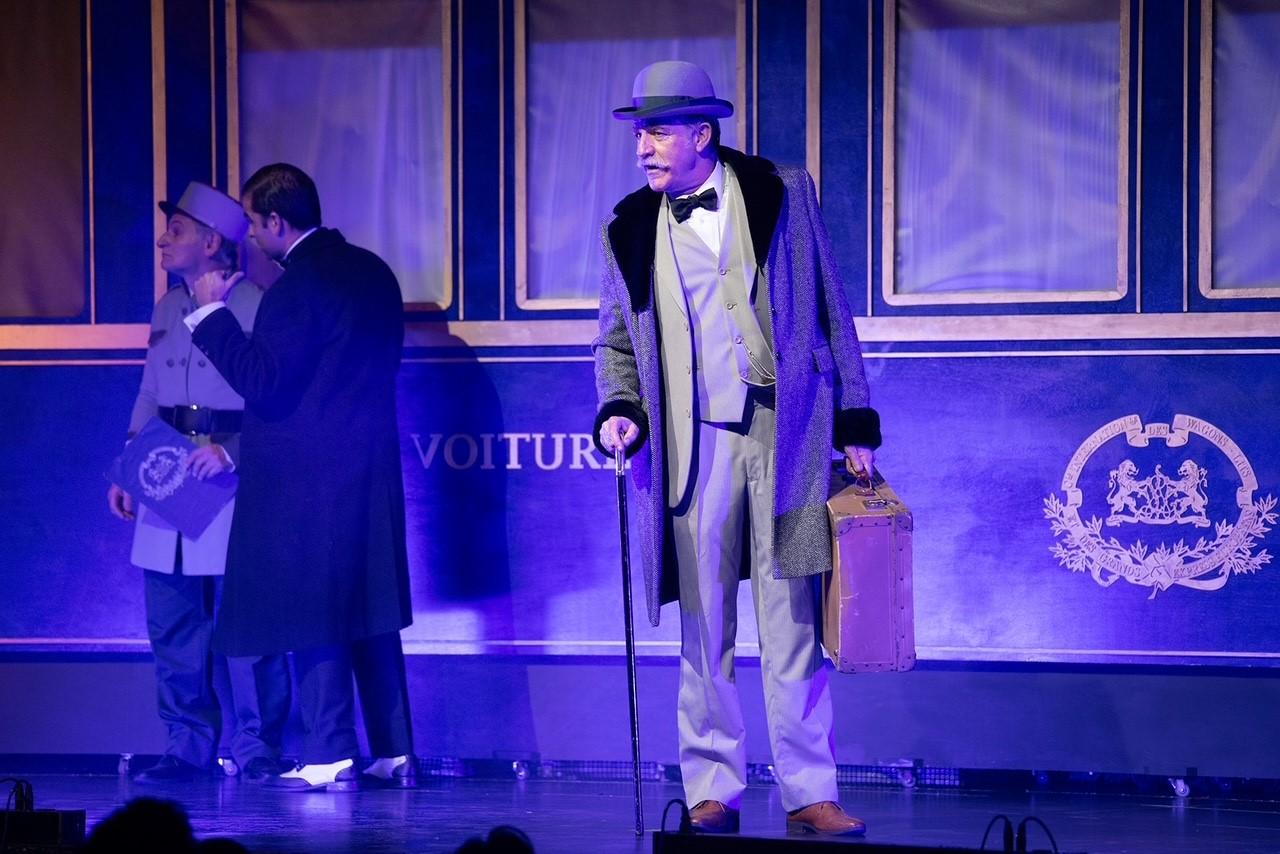 Juanjo Artero protagoniza 'Asesinato en el Orient Express' en el Teatro Villamarta de Jerez